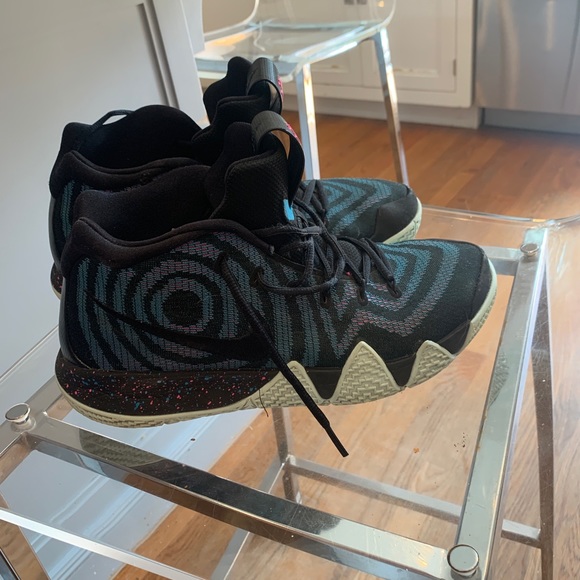 kyrie 4 halloween stockx